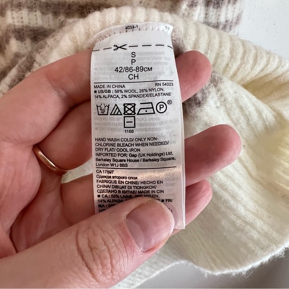 Banana Republic Alpaca Wool Blend Cream Striped Turtle Neck Sweater, Size Small - Picture 7 of 8